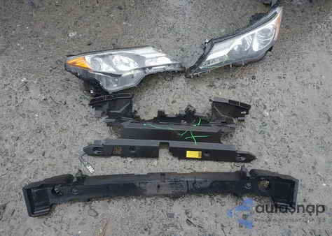 2014 Toyota Rav4 Xle z USA, uszkodzony, nr VIN JTMRFREV8ED050806